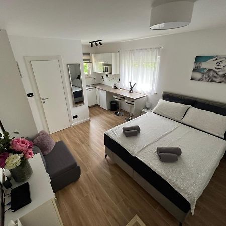 Apartmani Esmeralda Ровинь Экстерьер фото